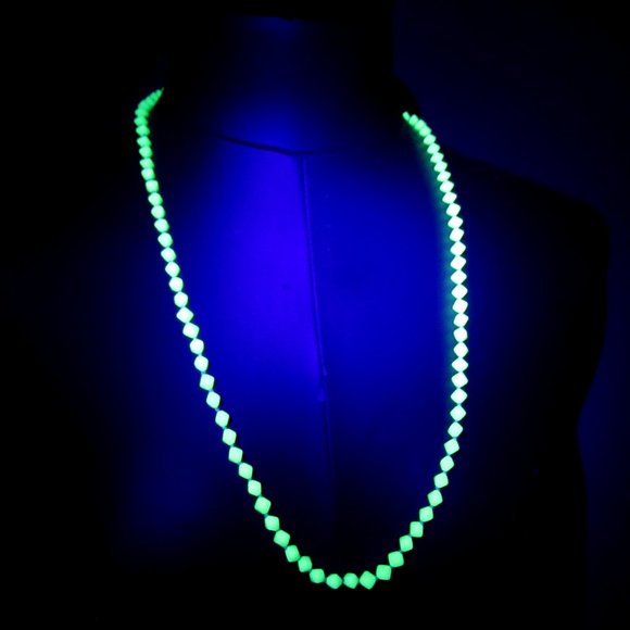 Uranium Glass bicone bead necklace - Picture 1 of 9